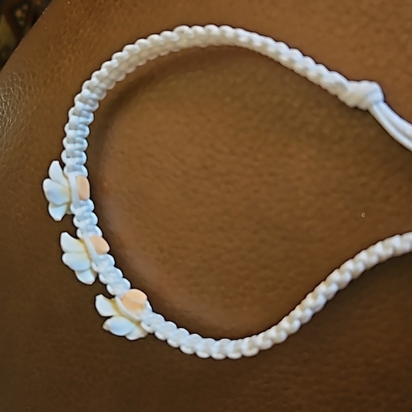 5/$25 Tropical Floral Macrame Anklet - Picture 5 of 5